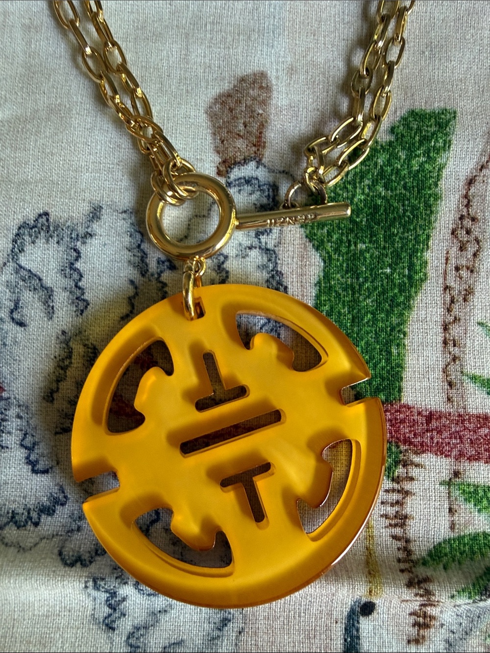 ZENZII “Annie”Pendant in gold tone and vibrant yellow